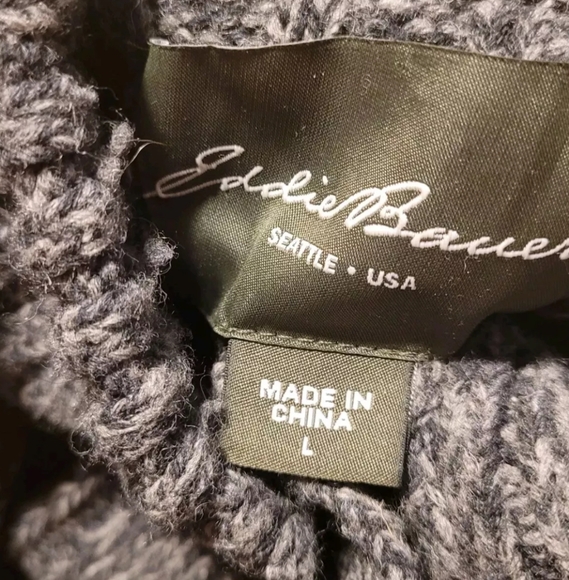 Eddie Bauer Men's Sweater Size: Large 1/4 Button Lambswool Blend - Picture 5 of 10